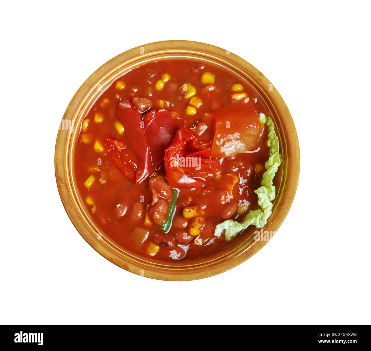 Jamaikanische Rote Erbsen-Suppe, schmackhafte Suppe voller Fleisch, stärkehaltige Gemüsesorten Stockfoto