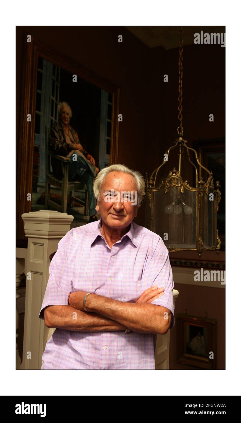 Michael Winner zu Hause in West-Londonphotographie von David Sandison The Independent Stockfoto