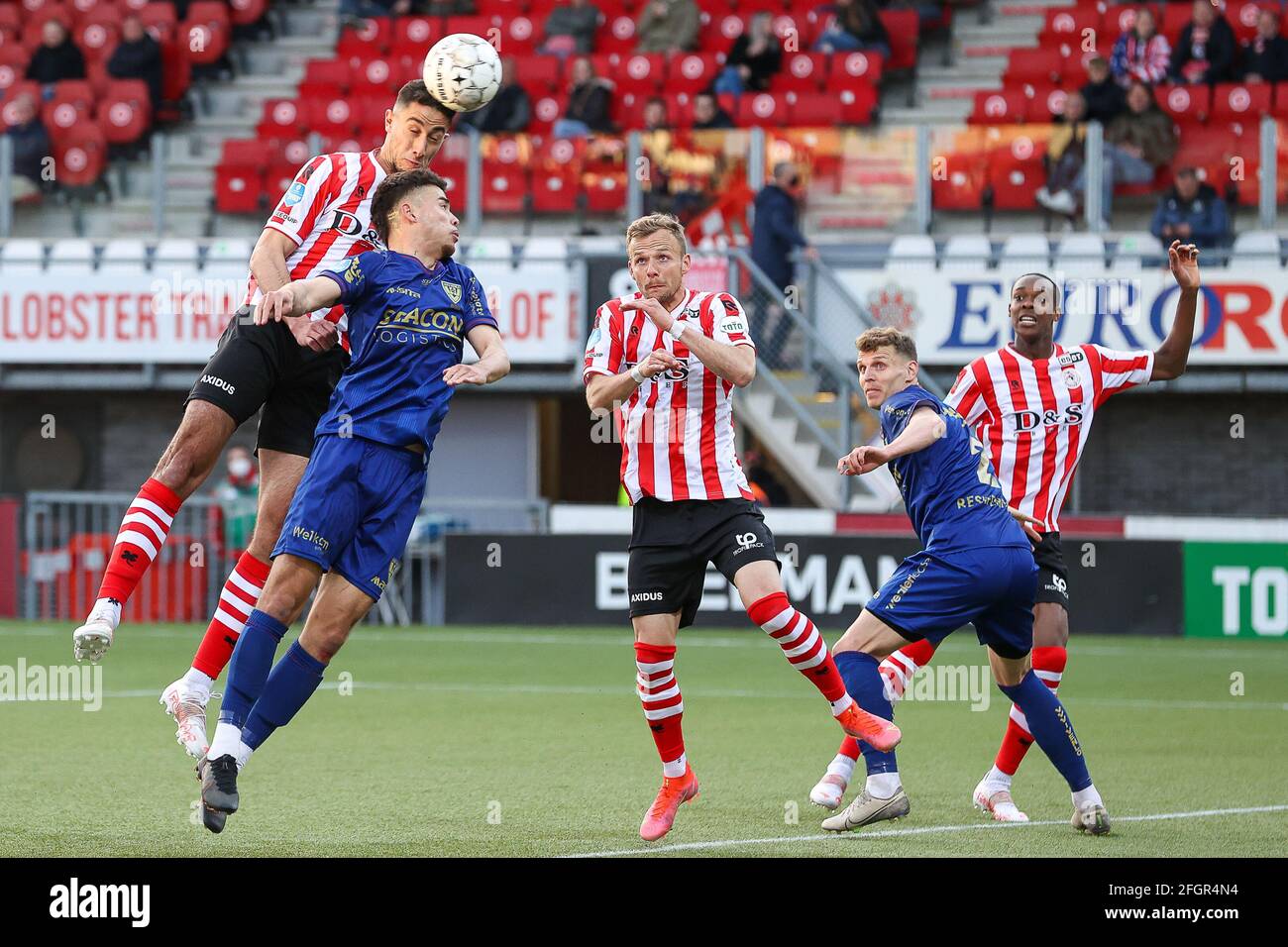 ROTTERDAM, NIEDERLANDE - APRIL 24: Reda Kharchouch von Sparta Rotterdam, Tristan Dekker von VVV Venlo, Lennart Thy von Sparta Rotterdam, Tobias Pachonik Stockfoto