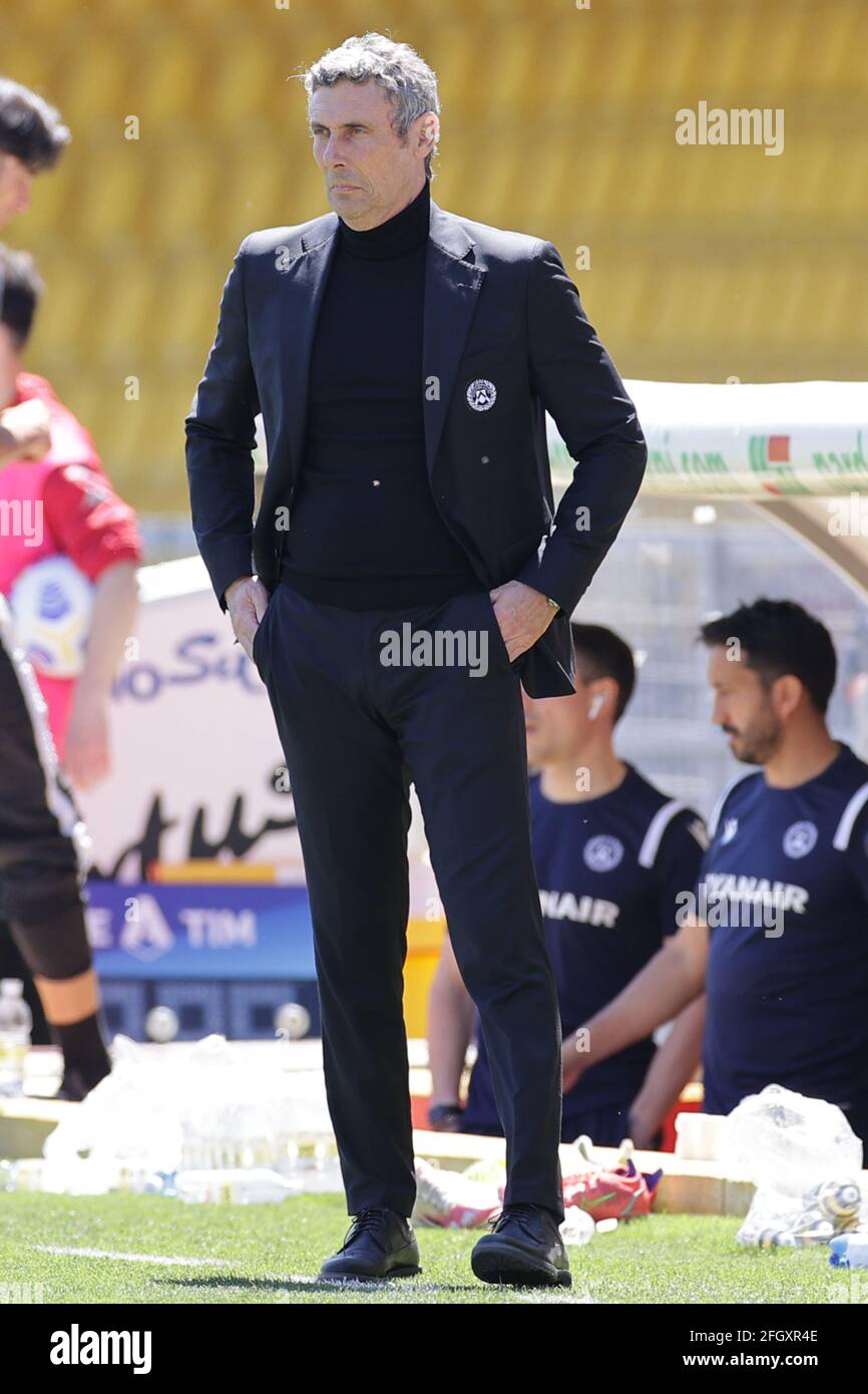Benevento Italien April 2021 Luca Gotti Trainer Von Udinese Calcio Reagiert Wahrend Des Fussballspiels Der Serie A Zwischen Benevento Calcio Und Udinese Calcio Im Ciro Vigorito Stadion In Benevento Italien Am 25