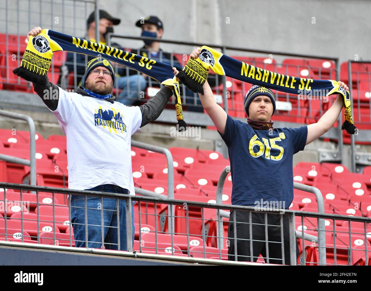 Nashville, TN, USA. April 2021. Fans des Nashville SC zeigen während des MLS-Spiels zwischen CF Montreal und Nashville SC im Nissan Stadium in Nashville, TN, Banner. Kevin Langley/CSM/Alamy Live News Stockfoto