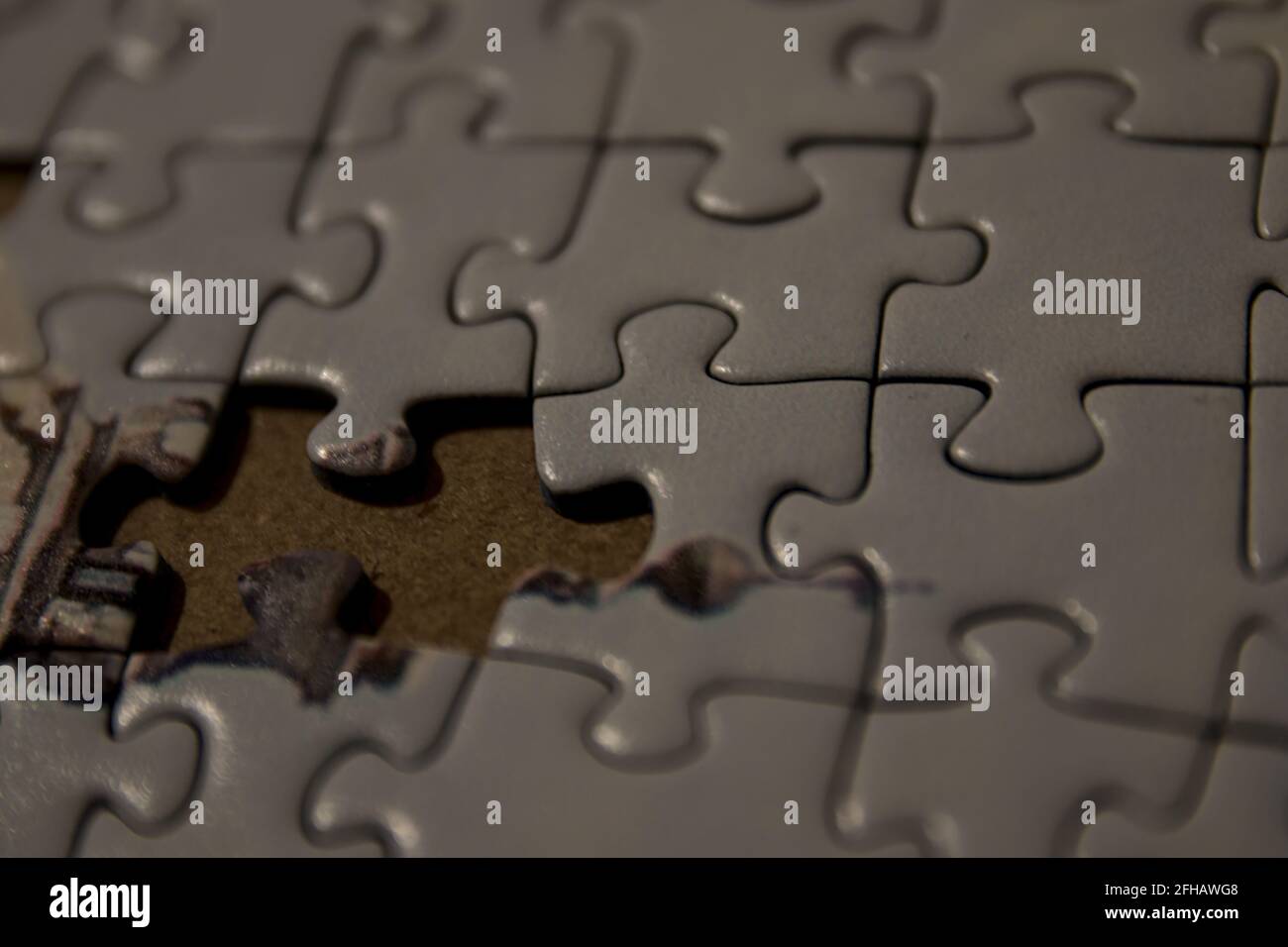 Kleine Puzzleteile, ein herausforderndes Brettspiel. Stockfoto