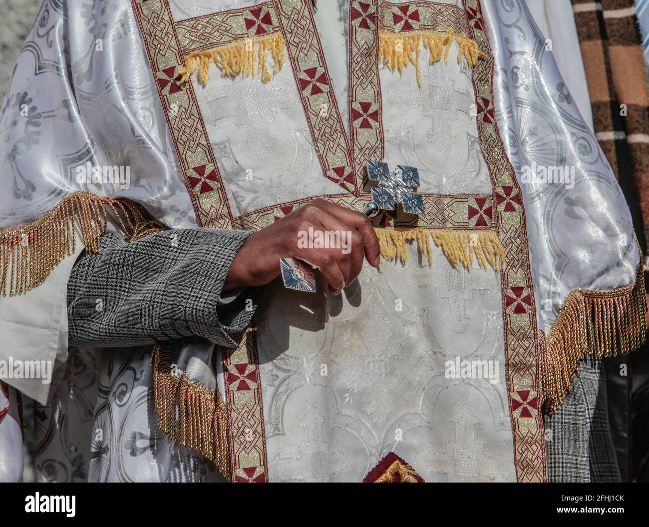 London UK 25 April 2021 Mehr als sechstausend Äthiopier aus der Region Tigray marschierten durch die Straßen Londons, um einen Stopp des Völkermordes zu fordern, der vom äthiopischen Primer Minster Abiy Ahmed Ali angeordnet wurde.Religiöse Lider beteten für den Frieden in der Region.Paul Quezada-Neiman/Alamy Live News Stockfoto