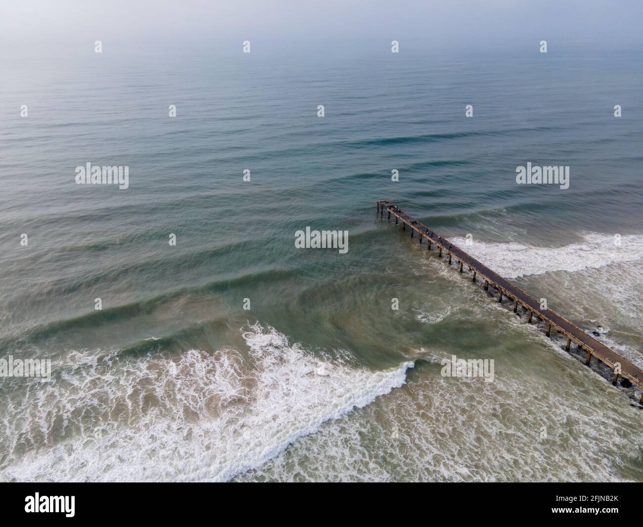 Drohnenansicht des Piers aus dem hohen Winkel Stockfoto