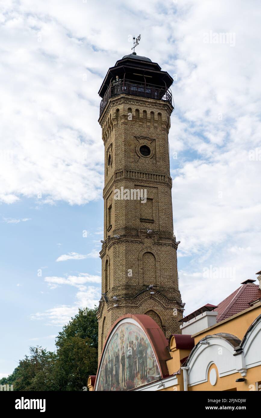 Grodno, Weißrussland - 2. September 2017: Die Feuerwache des frühen XX. Jahrhunderts in Grodno. Stockfoto Grodno, Weißrussland - 2. September 2017: Die Feuerwache des frühen XX. Jahrhunderts in Grodno. Stockfoto