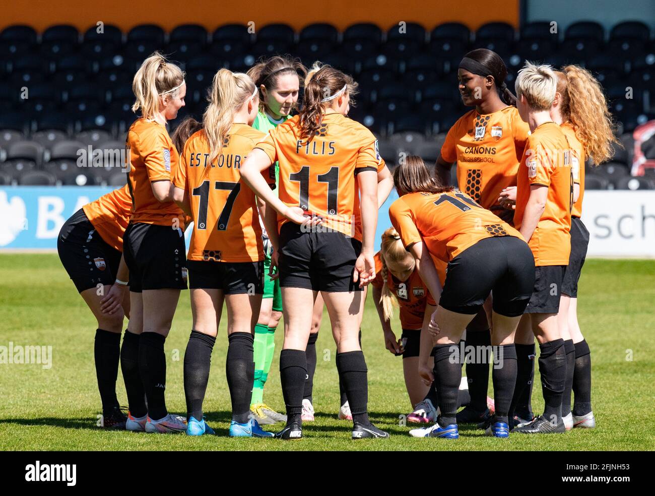 London, Großbritannien. April 2021. London Bees vor dem FA Women's Championship-Spiel zwischen London Bees und Blackburn Rovers Women am 25. April 2021 im Hive, London, England. Foto von Andrew Aleksiejczuk/Prime Media Images. Quelle: Prime Media Images/Alamy Live News Stockfoto