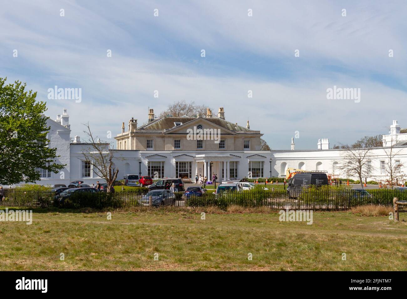 Die Royal Ballet School (White Lodge) im frühen Frühjahr im Richmond Park, London, Großbritannien. Stockfoto