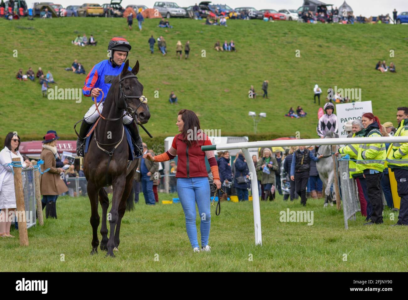 Eyton Races an einem Feiertag am Montag, Pferderennen von seiner besten Seite. Stockfoto