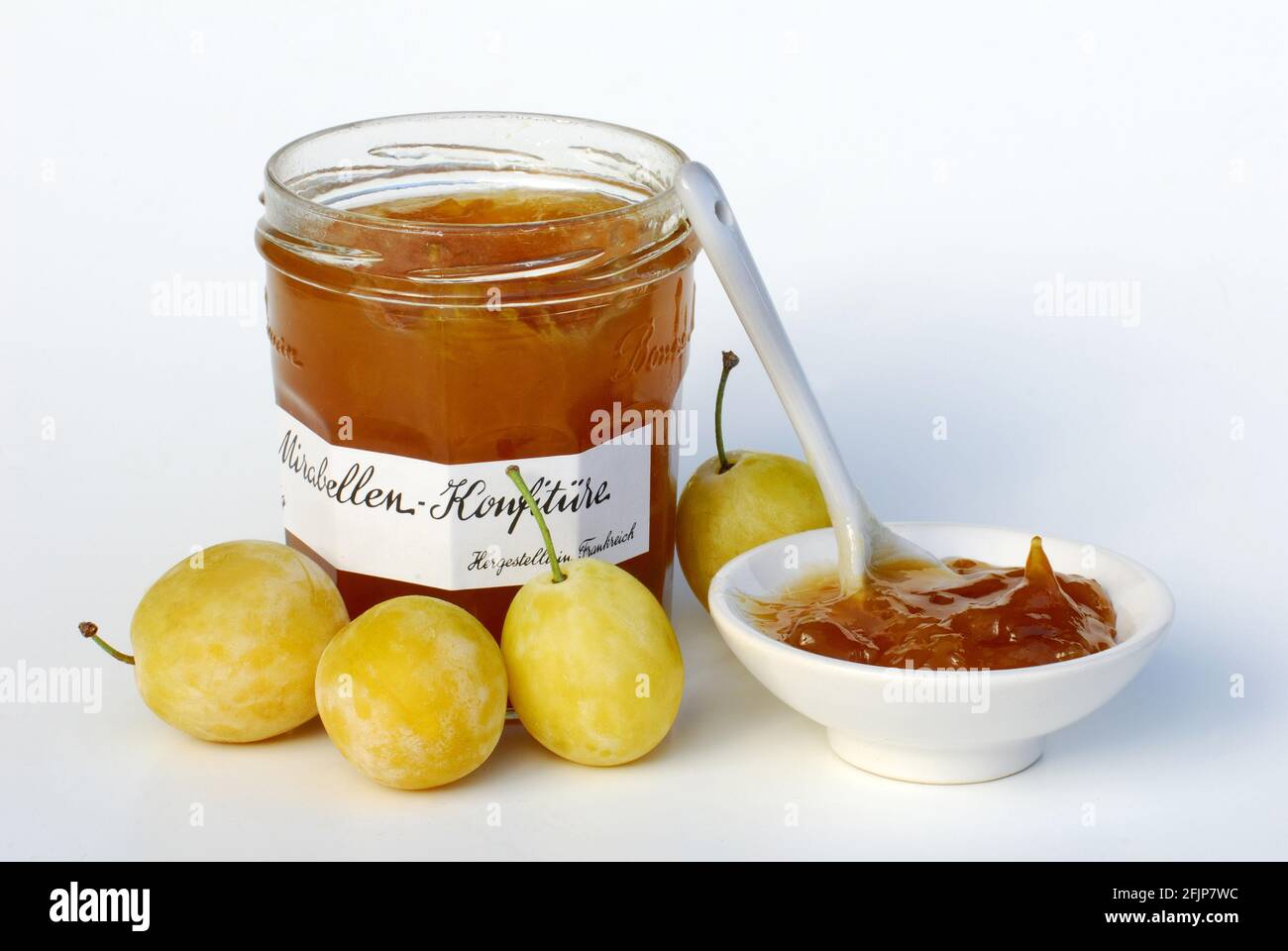 Bullacen-Marmelade in Glas und Schüssel, n-Marmelade, nm-Marmelade Stockfoto