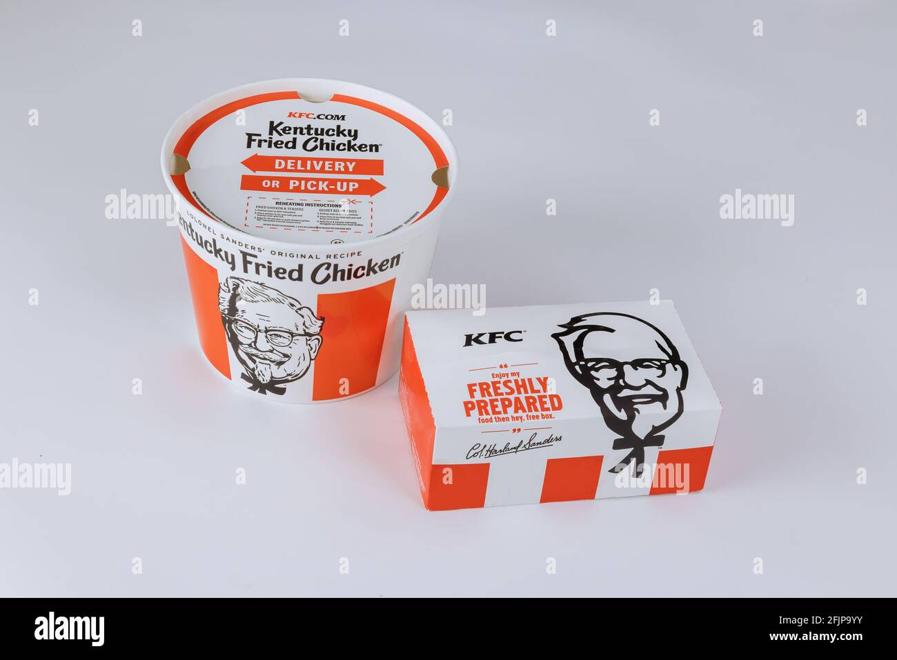 Das Restaurant Kentucky Fried Chicken KFC ist eine große Restaurantkette Auf Fast Food eingestellt Stockfoto