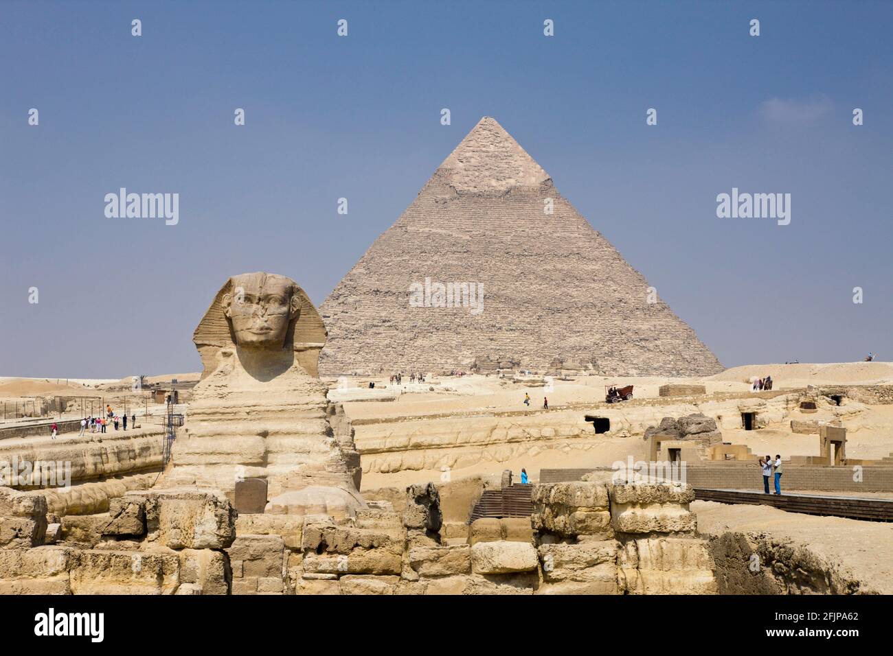 Große Sphinx und Pyramiden von Gizeh, Gizeh, Khepre Pyramide, Ägypten Stockfoto
