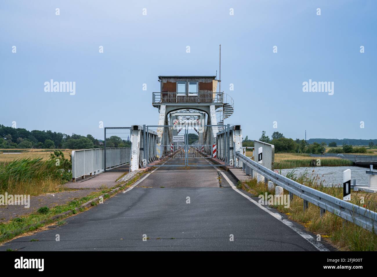 Bei Zingst, Mecklenburg-Vorpommern, Deutschland - 13. Juni 2020: Blick auf die alte Meininger Brücke Stockfoto