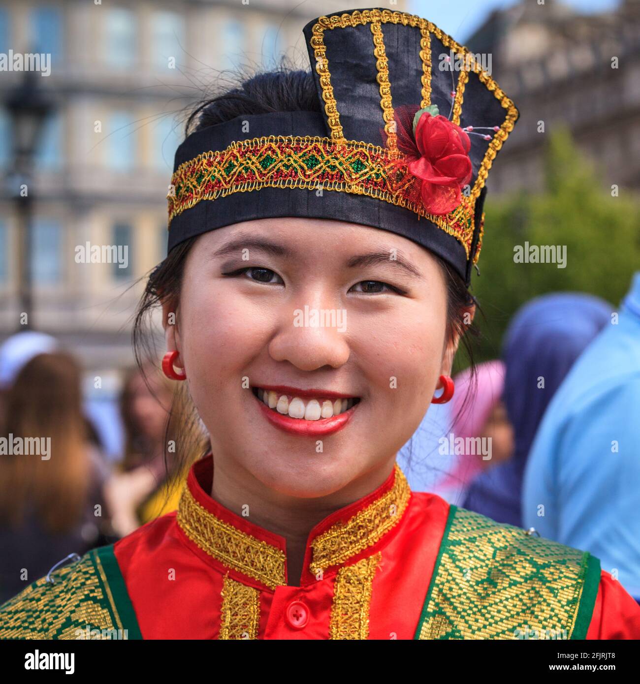 Traditionelles Indonesisches Kleid Stockfotos und -bilder Kaufen - Alamy