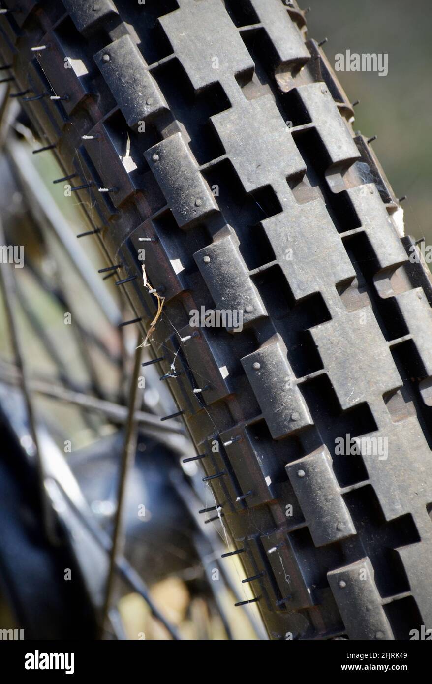 Vorderradnabe und Reifen für Oldtimer-Motorräder Stockfoto