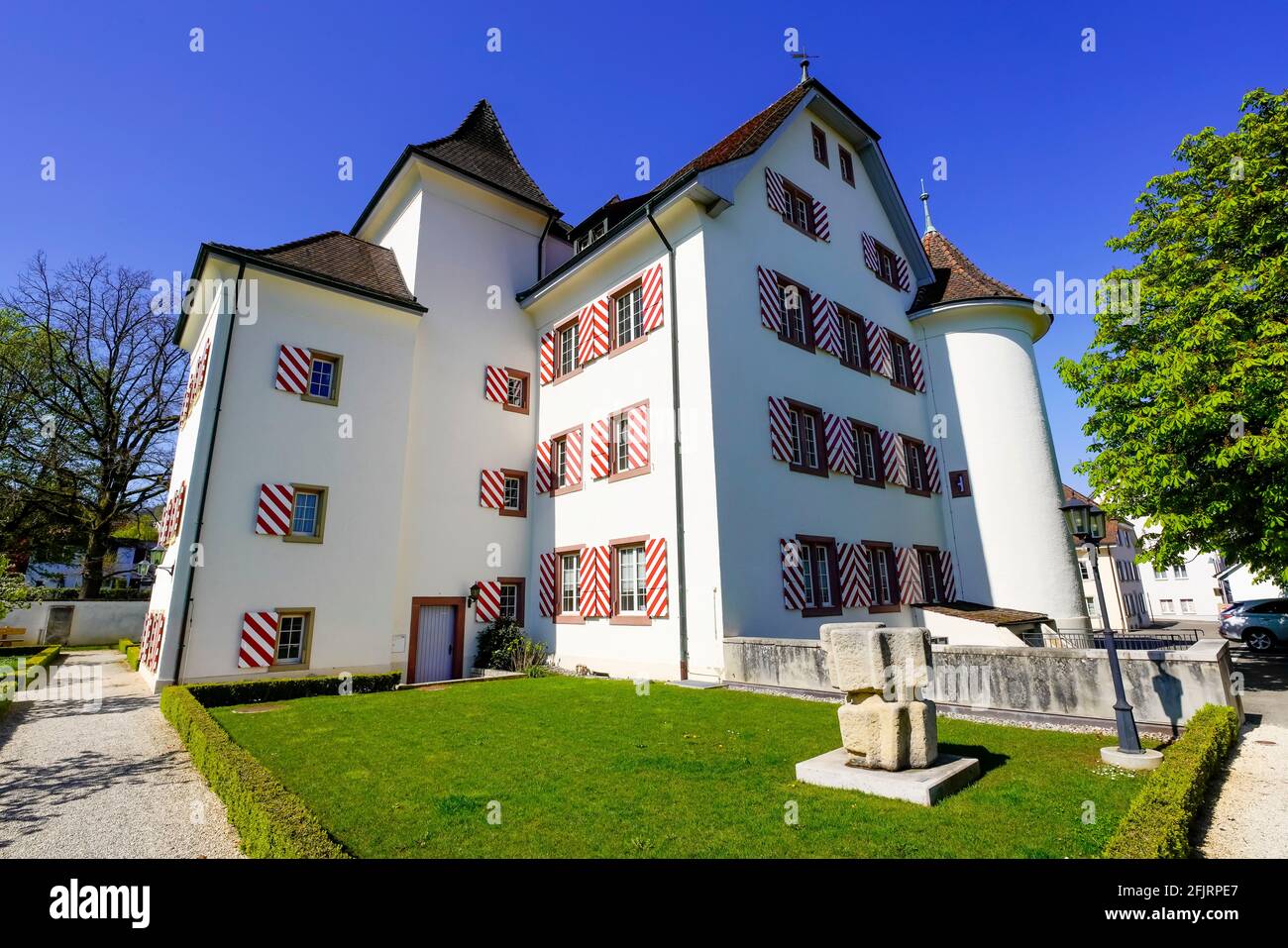 Schloss Aesch oder Schloss Blarer, Baujahr 1605/06 (deutsch: Schloss Aesch) ist ein Schloss in der Schweizer Gemeinde Aesch im Kanton Basel-Land. Stockfoto