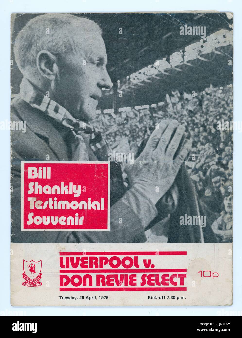 Erfahrungsbericht Fußballprogramm für Bill Shankly, den legendären Manager von Liverpool, gegen ein ausgewähltes Don-Revie-Team, hauptsächlich aus Leeds United. Stockfoto