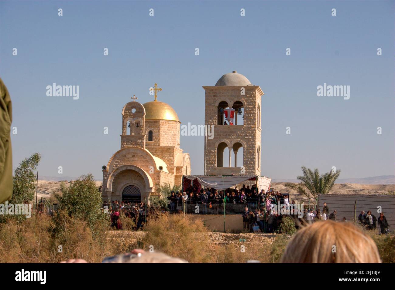 Israel, Jordan, in der Nähe von Jerusalem, Qasr al Yahud. Die griechisch-orthodoxe Kirche auf der jordanischen Seite des Flusses 18. Januar 2008. Epiphanie, der Tag o Stockfoto