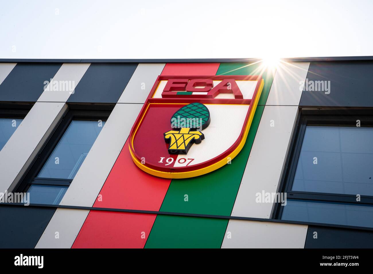 Wappen Des Fc Augsburg Fotos Und Bildmaterial In Hoher Aufl sung Alamy wappen-des-fc-augsburg-fotos-und-bildmaterial-in-hoher-aufl-sung-alamy