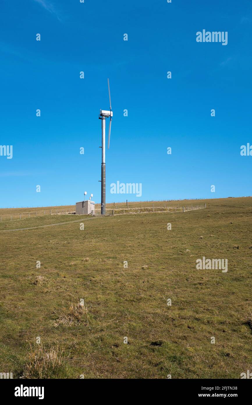 dh Windkraftanlage ORKNEY SCOTLAND zwei-Blatt-Windkraftanlage mit 2 Blades UK-Einzelturbinen Stockfoto