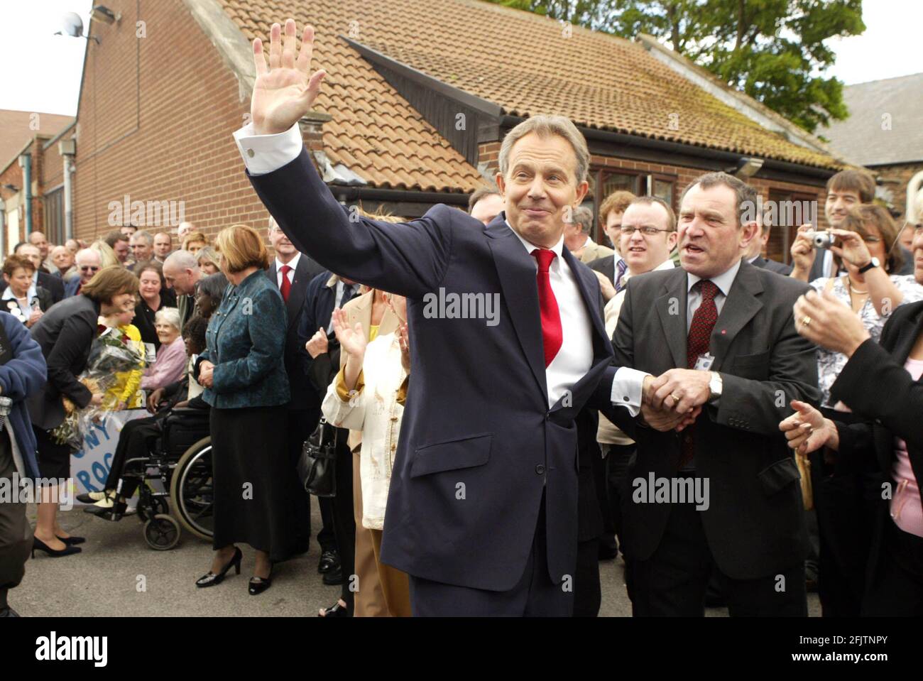 Tony Blair und seine Frau Cherie besuchten seinen Wahlkreis in Trimdon, um das Datum seiner Abreise aus dem Amt anzukündigen. PIC David Sandison 10/5/2007 Stockfoto