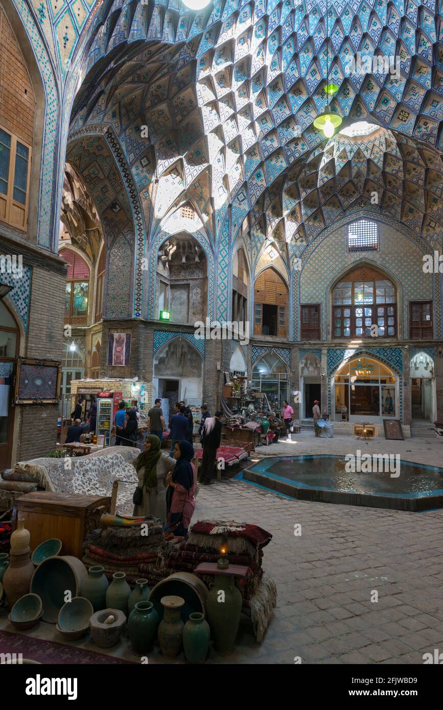 Der Aminoddole Plaza im Timche-Ye Amin od-Dowleh-Abschnitt des Alter Basar in Kashan.Iran Stockfoto