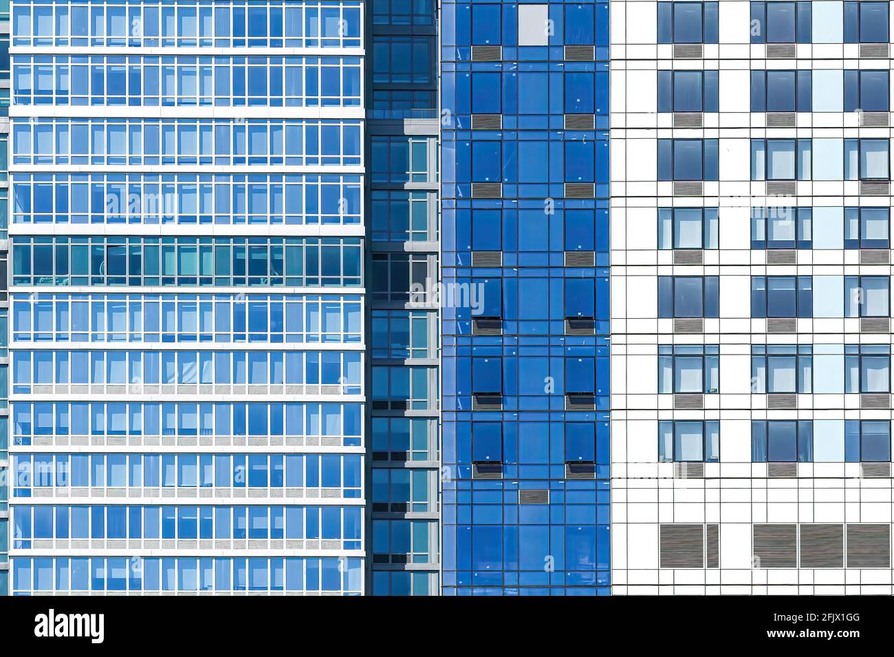 Gegnerische Fenstergitter kämpfen um die Dominanz. Stockfoto