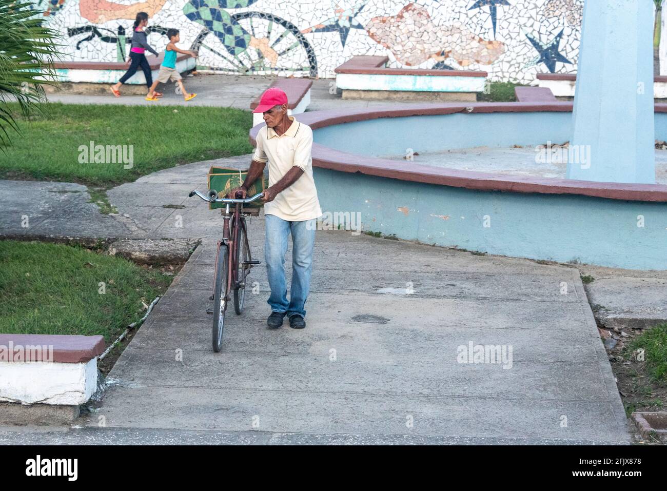 Transportszene in Kuba während des Tages. Jahr 2016 Stockfoto