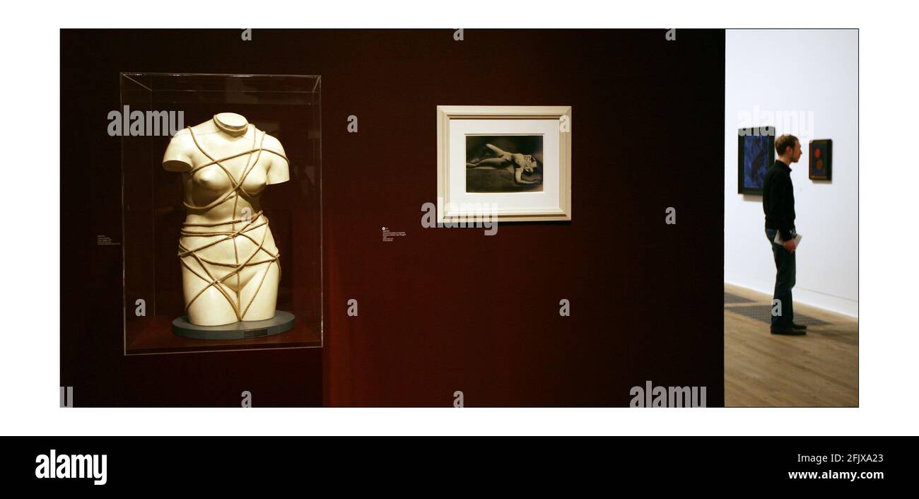 Man Ray... Venus Restauree 1936 Replik 1971. Und Primat der Materie über Gedanken 1929Duchamp, man Ray, Picabia Ausstellung in der Tate Modern 21 Feb - 26 Mai 2008 Foto von David Sandison The Independent Stockfoto