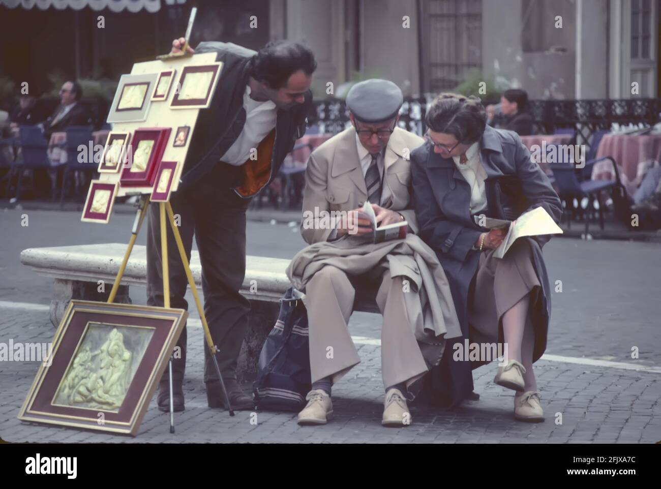 Vintage-Foto von Touristen in Rom, Italien Stockfoto