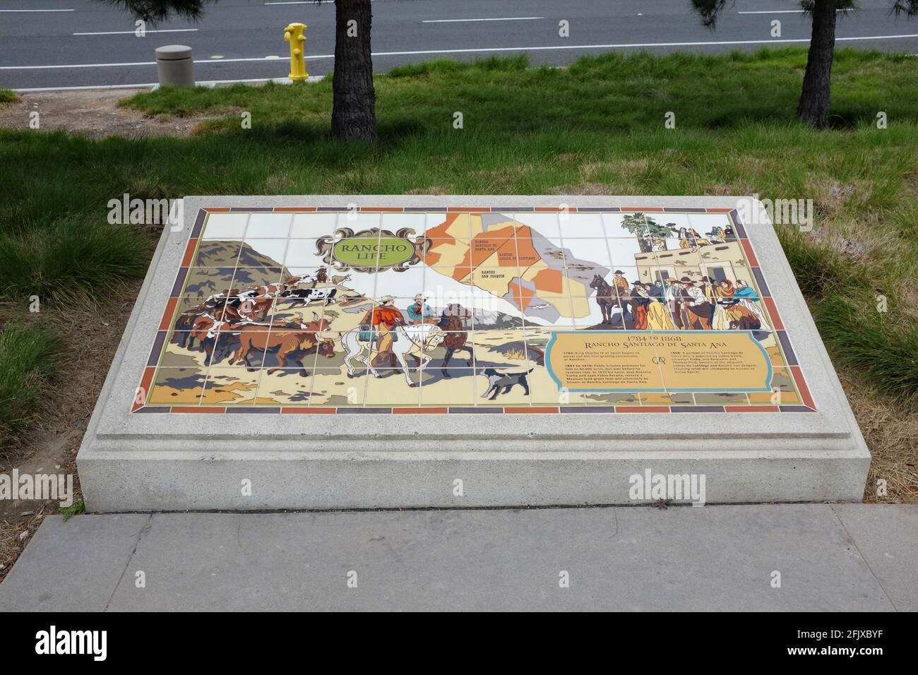 IRVINE, KALIFORNIEN - 26 APR 2021: Rancho Life Mosaic in the Age of Exploration Timeline auf dem Jeffrey Open Space Trail. Stockfoto