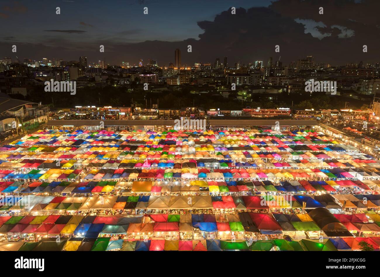 Bunte Verkäufe von Gebrauchtmarkt in Bangkok Stockfoto