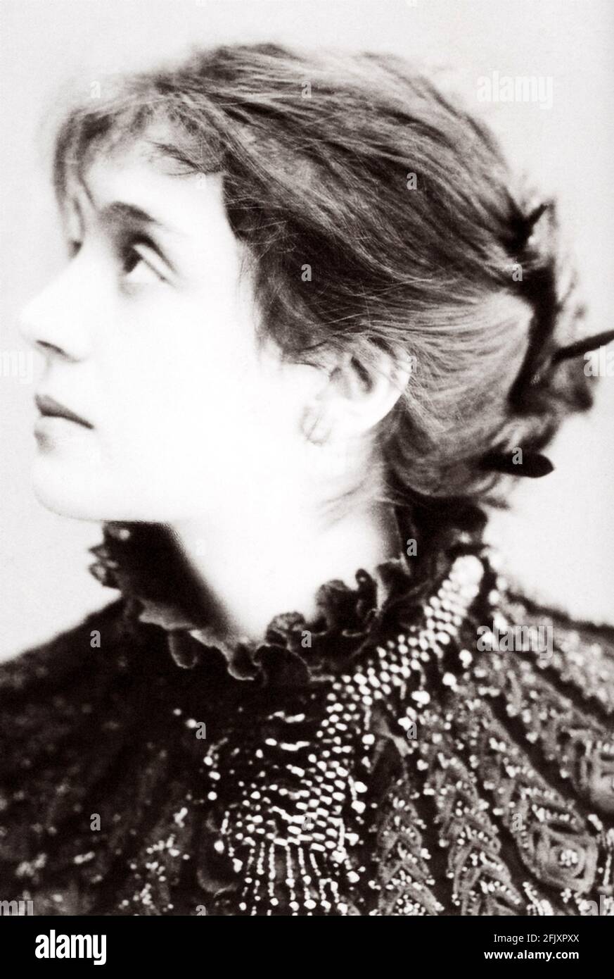 1880 Ca, ITALIEN : die berühmteste italienische Schauspielerin ELEONORA DUSE ( 1858 - 1924 ) als jung war, Liebhaber der DICHTERIN GABRIELE D'ANNUNZIO - THEATER - TEATRO - DANNUNZIO - D' ANNUNZIO - divina - attrice teatrale - profilo - Profil ---- Archivio GBB Stockfoto