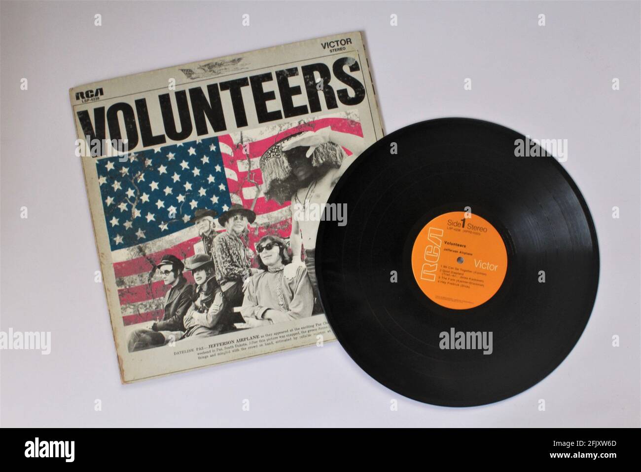 Psychedelik-Rockband, Jefferson Airplane-Musikalbum auf Vinyl-LP. Titel: Volunteers Stockfoto