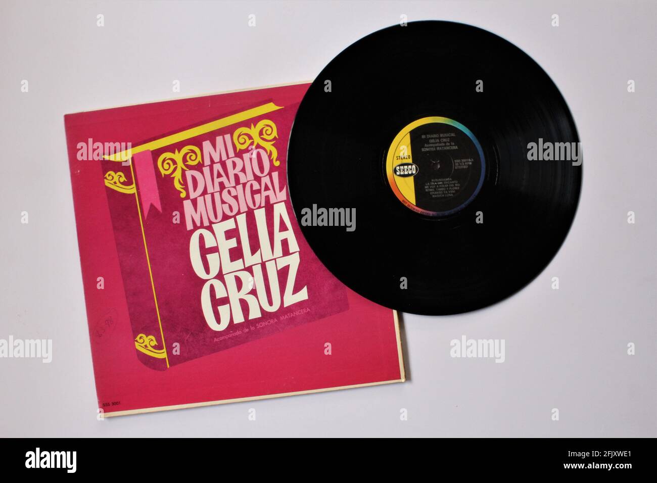 Cuabn Salsa und tropische Künstlerin, Celia Cruz und La Sonora Matancera Musikalbum auf Vinyl-LP-Schallplatte. Mit Dem Titel: Mi Diario Musical Stockfoto