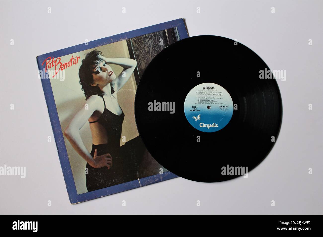 Hard Rock und Pop Rock Künstler, Pat Benatar Musikalbum auf Vinyl Schallplatte. Titel: In der Hitze der Nacht Stockfoto