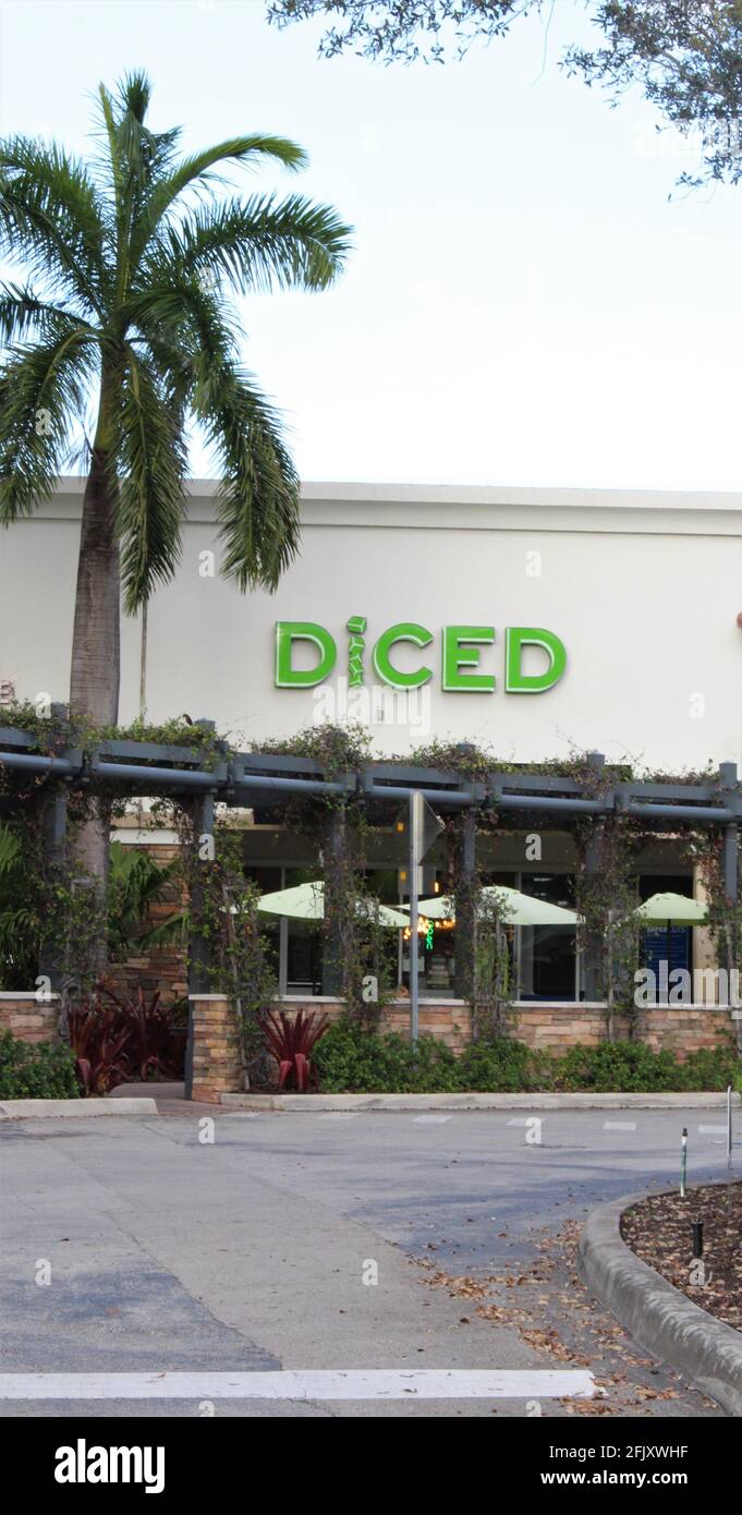 Gewürfeltes, gesundheitsorientiertes, schnelles und zwangloses Restaurant, in dem die frischesten Wraps, Salate und Schalen serviert werden. Mit Sitz in Miami, Florida, mit neuen Standorten in Südfl Stockfoto