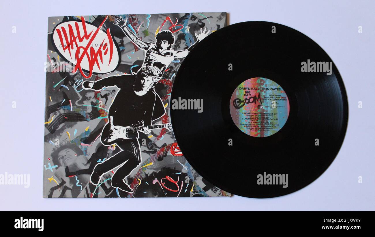Pop- und Dance-Rockband, Hall and Oats-Musikalbum auf Vinyl-Schallplatte. Titel: Big Bam Boom Stockfoto