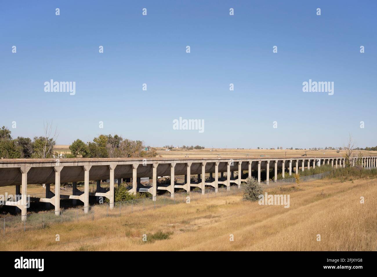 Brooks Aqueduct, Bewässerungssystem, das von 1912 bis 1914 von der Bewässerungsabteilung der Canadian Pacific Railway gebaut wurde, um Wasser zu Farmen in Alberta zu transportieren Stockfoto