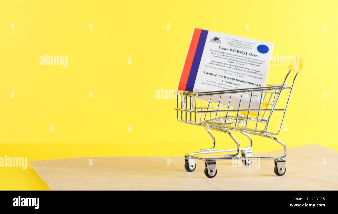Russischer Impfstoff gegen das Coronavirus Gam-COVID-Vac, mit dem Marketingnamen Sputnik V: Moskau, Russland - 02. April 2021. Stockfoto
