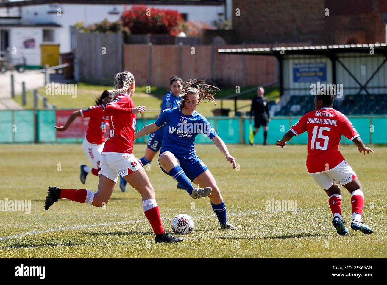 DARTFORD, Großbritannien, APRIL 25: Molly Sharpe von Durham W.F.C während der FA Women's Championship zwischen Charlton Athletic Women und Durham W. Stockfoto