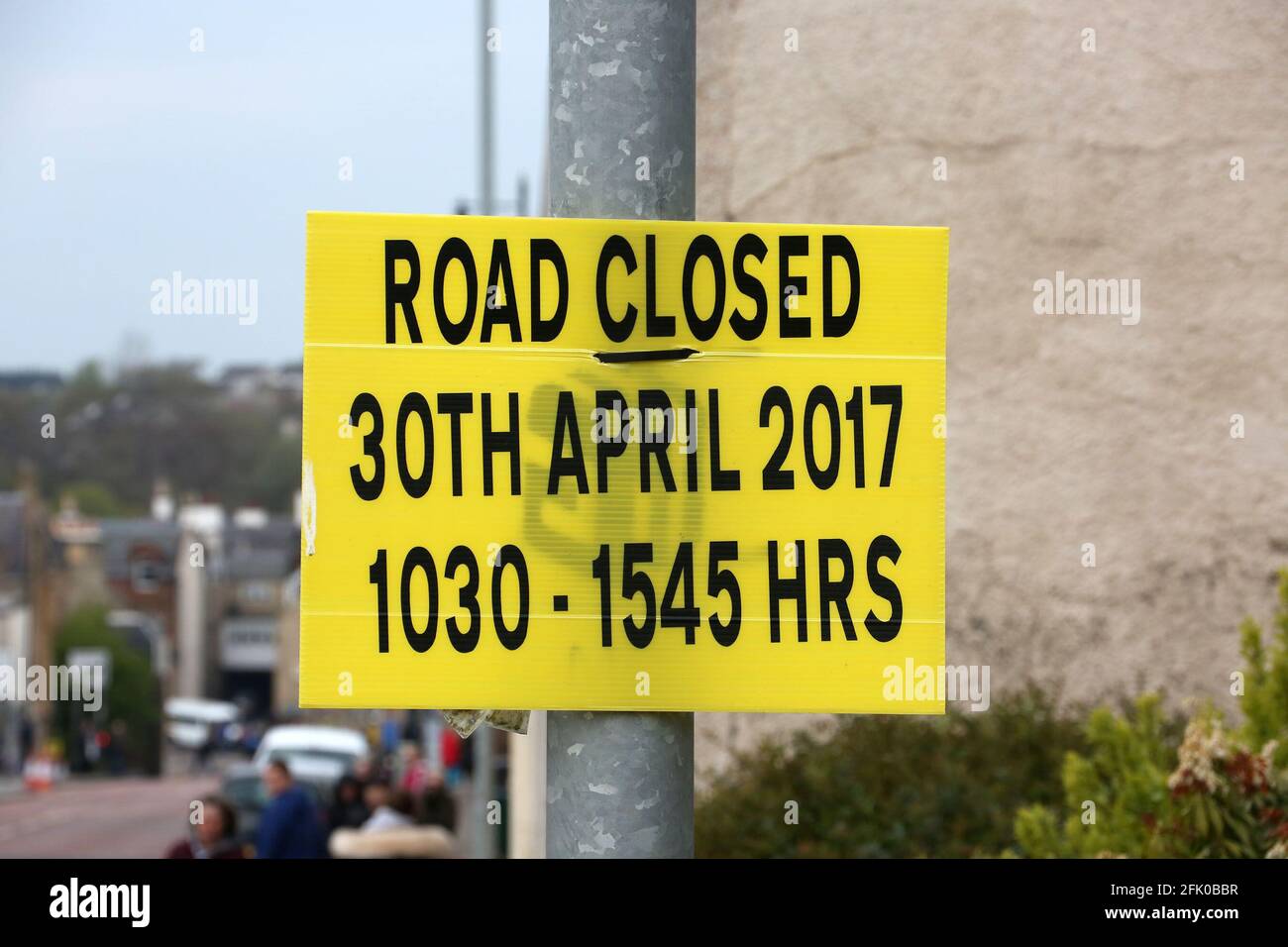 Road Race, Cumnock, Ayrshire, Schottland. 30. April 2017. Ein Radrennen in Cumnock sperrten für ein paar Stunden alle Straßen in die Stadt Stockfoto