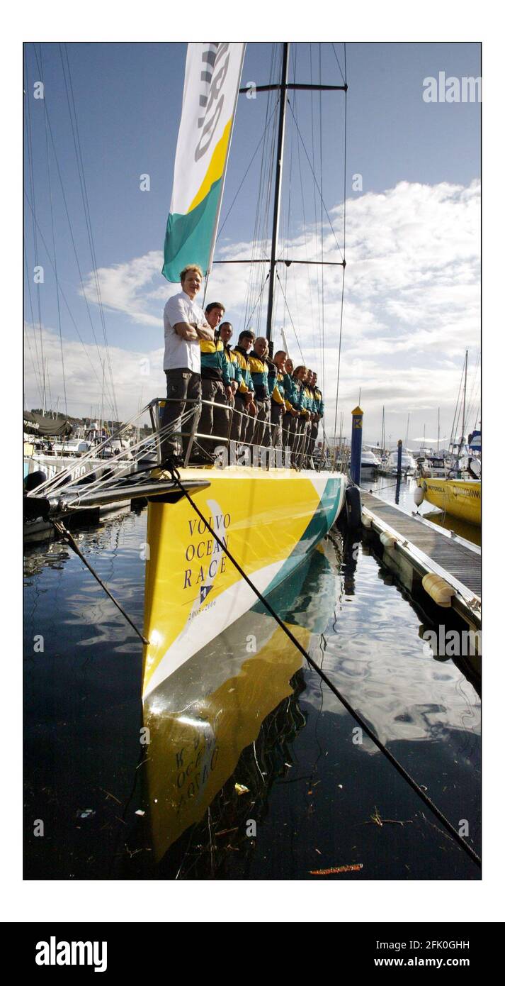 Gordon Ramsay kam als Lebensmittelberater für das niederländische Team zum Team von ABN AMRO beim Volvo Ocean Race. Er wird versuchen, den Geschmack und den nutricianal Inhalt der getrockneten Lebensmittel an Bord zu verbessern. Gordon konnte das Teamrennen beim ersten in-Port-Rennen des Weltrennens in Sanxenxo an der spanischen Nordküste beobachten.Bild David Sandison 4+5/11/2005 Stockfoto