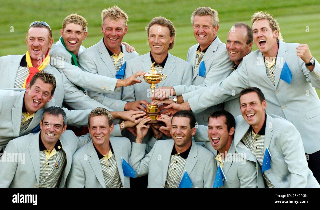 DER 35. RYDER CUP IM OAKLAND HILLS COUNTRY CLUB BLOOMFIELD TOWNSHIP, MICHIGAN. DAS SIEGREICHE EUROTEAM 19/9/2004 BILD DAVID ASHDOWNRYDERCUP GOLF Stockfoto