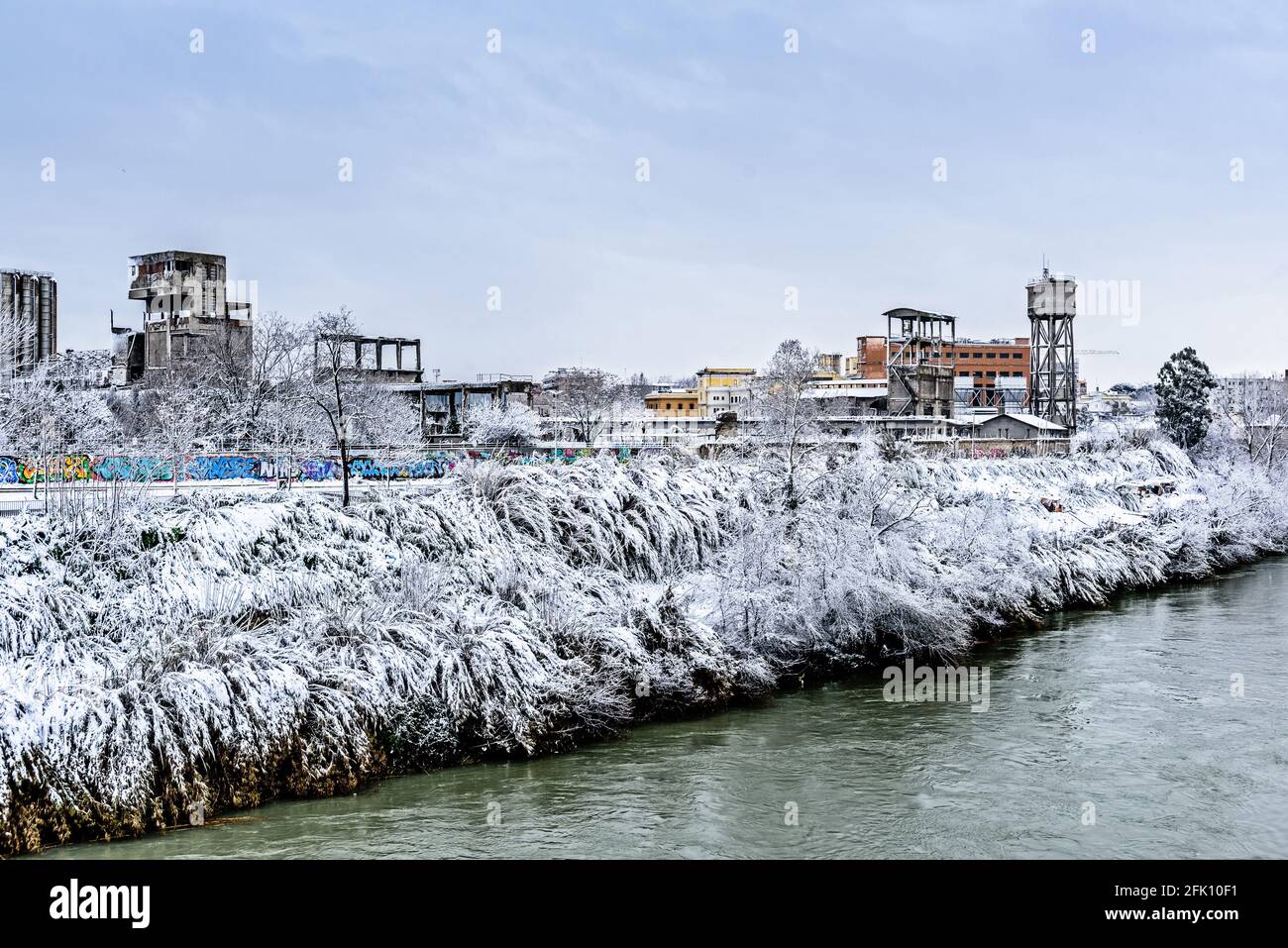 Lungo Tevere Gazometro im Winter, Tiber, Rom, Latium, Italien, Europa Stockfoto