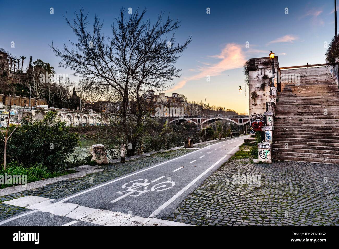 Läufer auf dem Lungo Tevere, dem Tiber, Roma, Latium, Italien, Europa Stockfoto