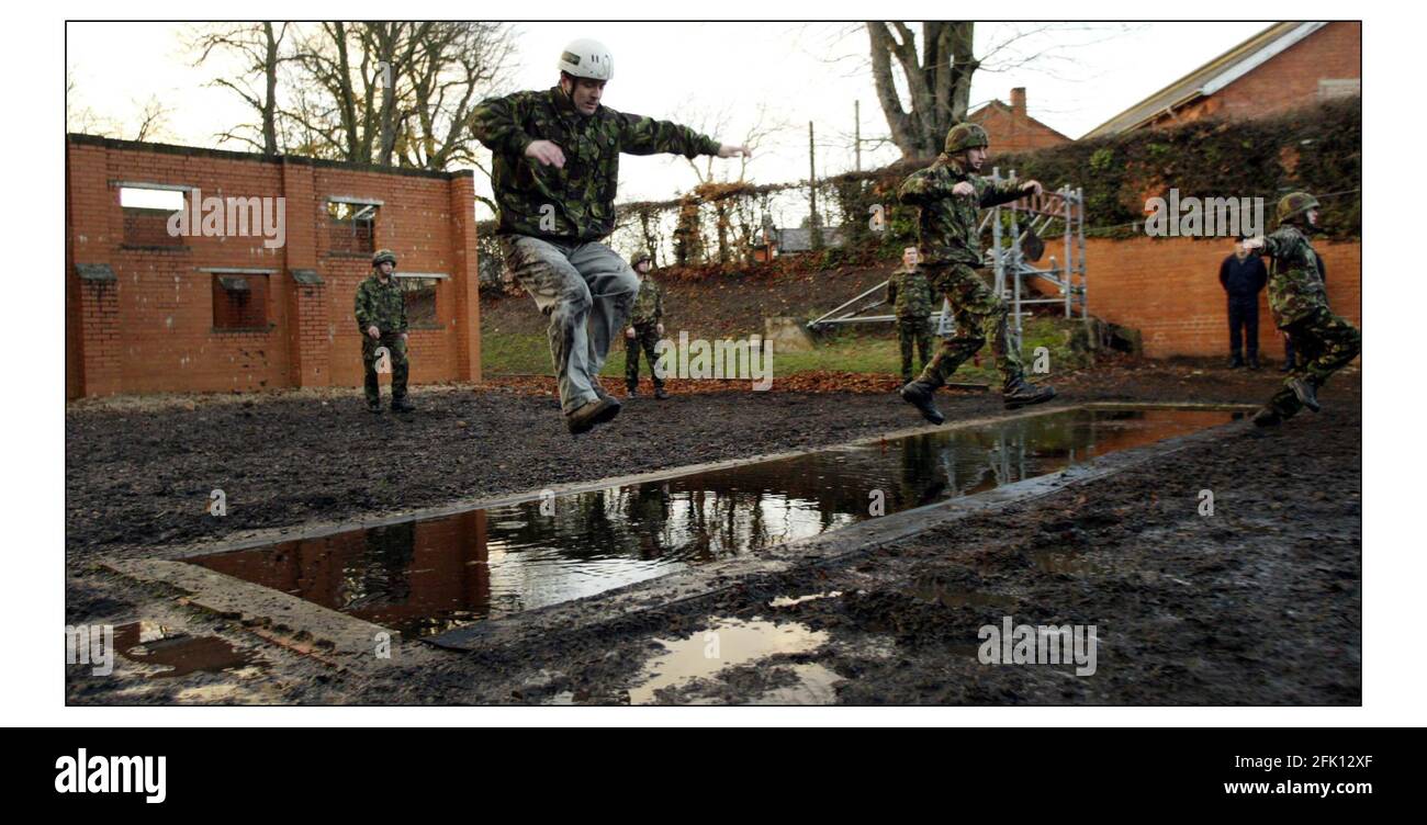 Army School Physical Training School in Aldershot. Für Indy on Sun Story von Mark Mc Kensie. Foto von David Sandison 24/11/2003 Stockfoto