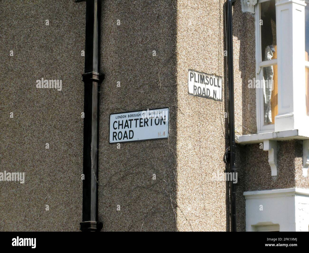 Straßenschilder für Chatterton Road und Plimsoll Road, Highbury, London Borough of Islington, London N4, UK ab 2012 Stockfoto