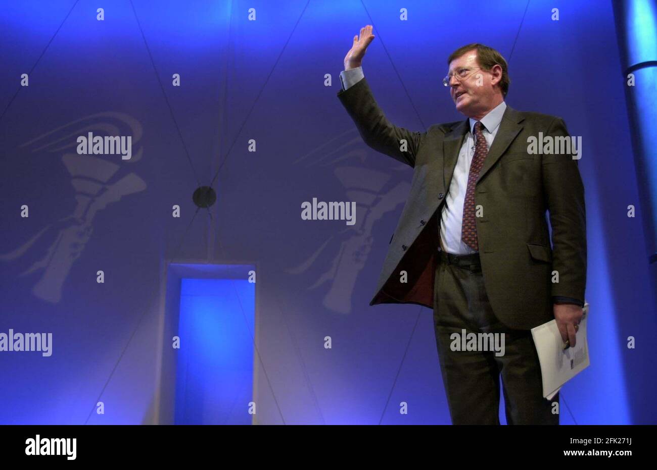 DAVID TRIMBLE SPRICHT ZUM TORY CONFERENCE,10/10/01 PILSTON Stockfoto