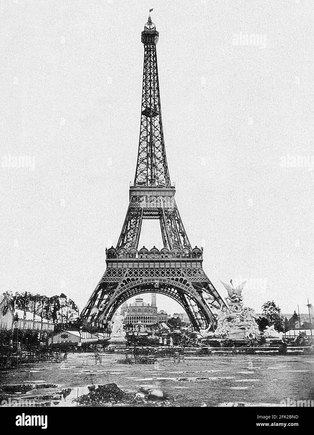Exposition Universelle, Paris,1889 : der Park des Champs de Mars, der Eiffelturm und der Trocadero Stockfoto