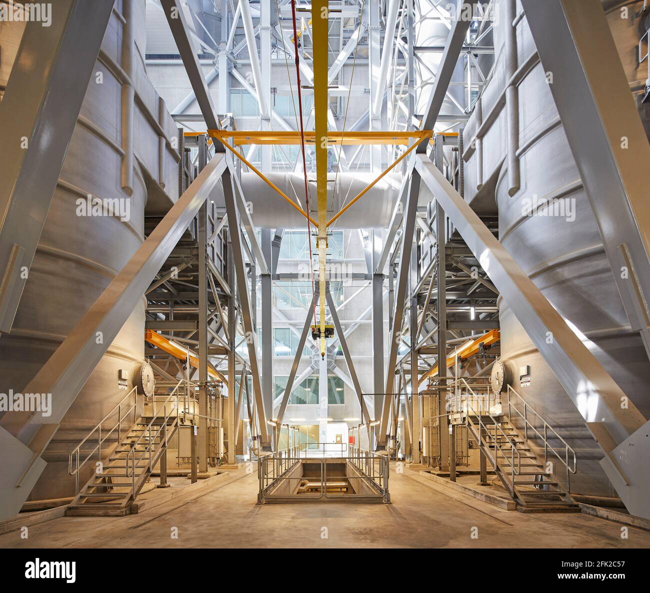 Innenraum der Industrieanlage. Kraftwerk CoppenHill, Kopenhagen, Dänemark. Architekt: BIG Bjarke Ingels Group, 2019. Stockfoto